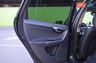 Внедорожник / Кроссовер Volvo XC60 2014 в 