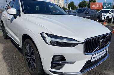 Внедорожник / Кроссовер Volvo XC60 2023 в 