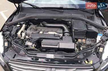 Внедорожник / Кроссовер Volvo XC60 2015 в 