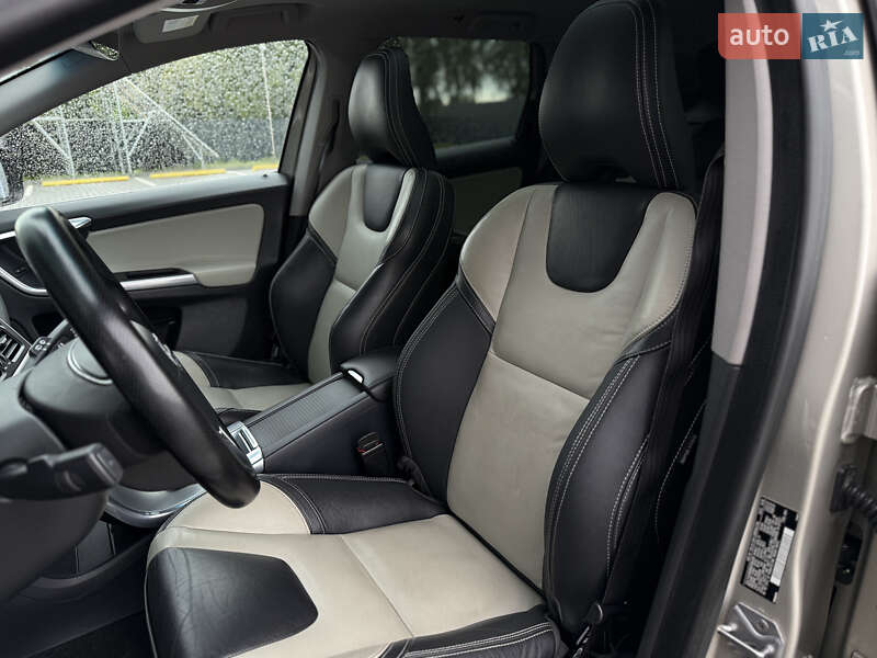 Внедорожник / Кроссовер Volvo XC60 2016 в Владимире