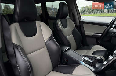 Внедорожник / Кроссовер Volvo XC60 2016 в 