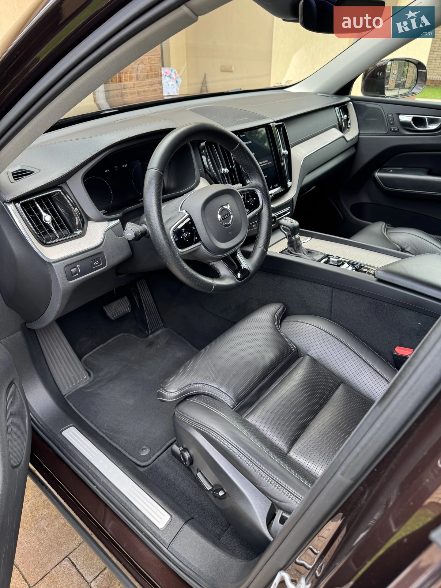 2018 Volvo XC60 - мініатюра 12