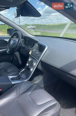 Внедорожник / Кроссовер Volvo XC60 2017 в 