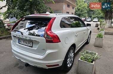 Внедорожник / Кроссовер Volvo XC60 2015 в 