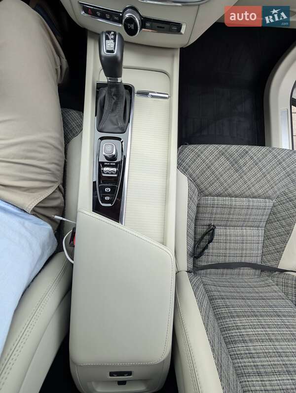 Внедорожник / Кроссовер Volvo XC60 2017 в Ивано-Франковске
