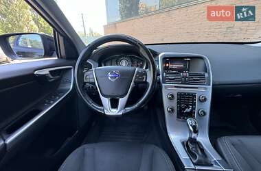 Внедорожник / Кроссовер Volvo XC60 2017 в 