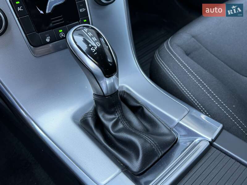 Внедорожник / Кроссовер Volvo XC60 2017 в Одессе фото 16 Внедорожник / Кроссовер Volvo XC60 2017 в Одессе