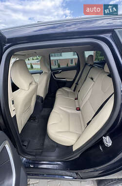 Внедорожник / Кроссовер Volvo XC60 2017 в 