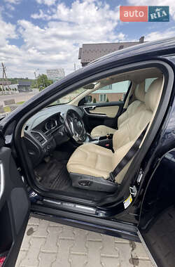 Внедорожник / Кроссовер Volvo XC60 2017 в 
