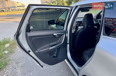 Внедорожник / Кроссовер Volvo XC60 2015 в 
