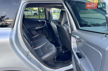 Внедорожник / Кроссовер Volvo XC60 2015 в 