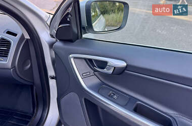 Внедорожник / Кроссовер Volvo XC60 2015 в 