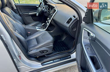 Внедорожник / Кроссовер Volvo XC60 2015 в 