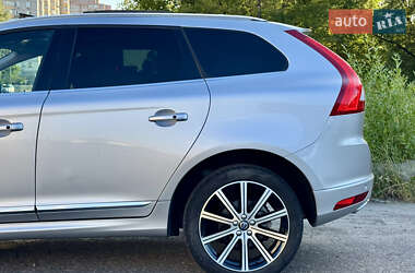 Внедорожник / Кроссовер Volvo XC60 2015 в 