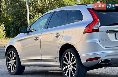 Внедорожник / Кроссовер Volvo XC60 2015 в 
