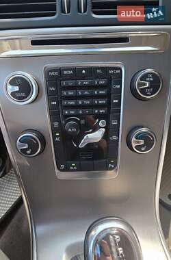 Внедорожник / Кроссовер Volvo XC60 2012 в 