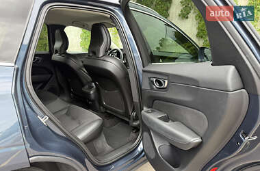 Внедорожник / Кроссовер Volvo XC60 2019 в 