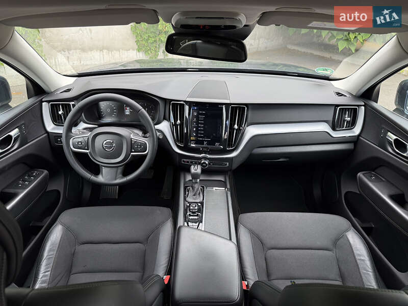 Внедорожник / Кроссовер Volvo XC60 2019 в Ровно
