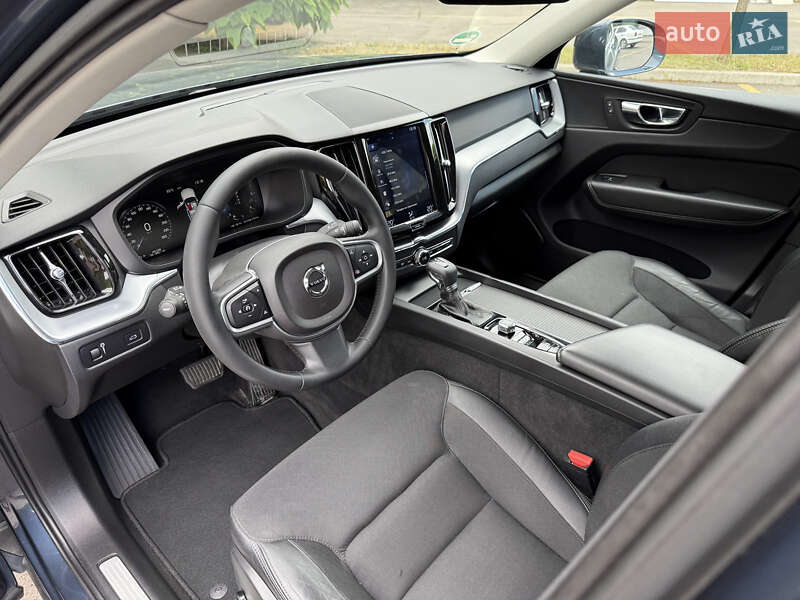 Внедорожник / Кроссовер Volvo XC60 2019 в Ровно
