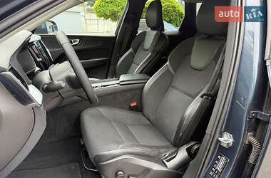 Внедорожник / Кроссовер Volvo XC60 2019 в 