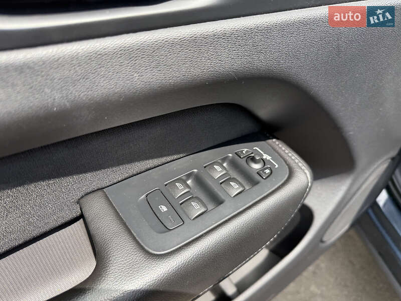Внедорожник / Кроссовер Volvo XC60 2019 в Ровно