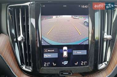 Внедорожник / Кроссовер Volvo XC60 2017 в 