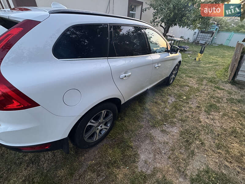 Внедорожник / Кроссовер Volvo XC60 2011 в Киеве