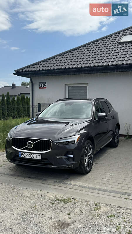 Внедорожник / Кроссовер Volvo XC60 2021 в 
