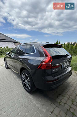 Внедорожник / Кроссовер Volvo XC60 2021 в 