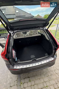 Внедорожник / Кроссовер Volvo XC60 2021 в 