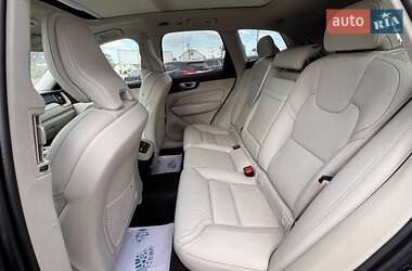 Внедорожник / Кроссовер Volvo XC60 2021 в 