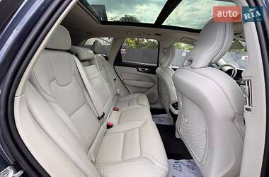 Внедорожник / Кроссовер Volvo XC60 2021 в 