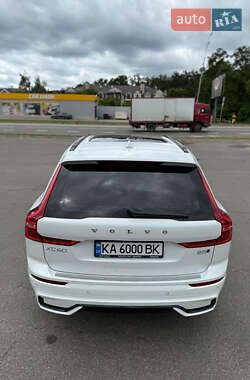 Позашляховик / Кросовер Volvo XC60 2024 в 