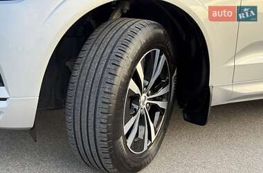 Внедорожник / Кроссовер Volvo XC60 2020 в 