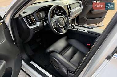 Внедорожник / Кроссовер Volvo XC60 2020 в 