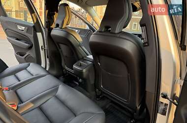 Внедорожник / Кроссовер Volvo XC60 2020 в 
