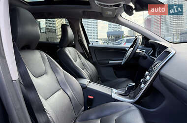 Внедорожник / Кроссовер Volvo XC60 2016 в 