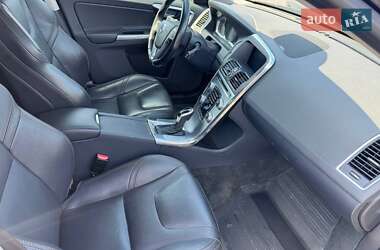 Внедорожник / Кроссовер Volvo XC60 2017 в 