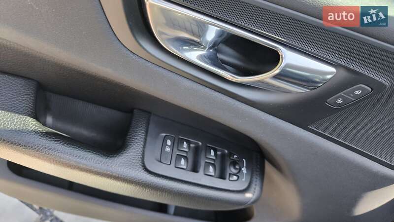Внедорожник / Кроссовер Volvo XC60 2020 в Ивано-Франковске фото 6 Внедорожник / Кроссовер Volvo XC60 2020 в Ивано-Франковске