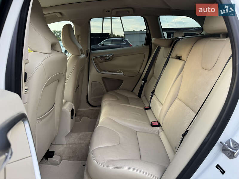 Позашляховик / Кросовер Volvo XC60 2016 в Луцьку