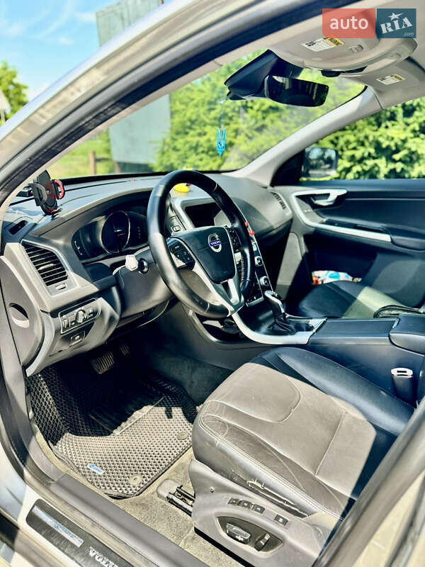 Внедорожник / Кроссовер Volvo XC60 2015 в Староконстантинове