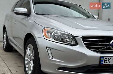 Внедорожник / Кроссовер Volvo XC60 2015 в 