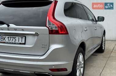Внедорожник / Кроссовер Volvo XC60 2015 в 