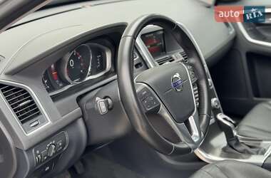 Внедорожник / Кроссовер Volvo XC60 2015 в 