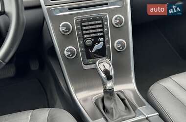 Внедорожник / Кроссовер Volvo XC60 2015 в 