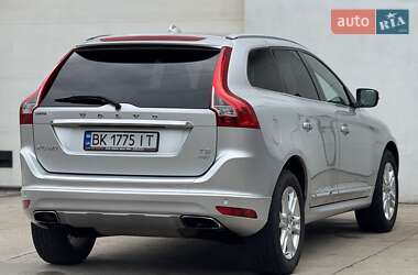 Внедорожник / Кроссовер Volvo XC60 2015 в 