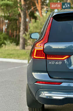 Внедорожник / Кроссовер Volvo XC60 2021 в 