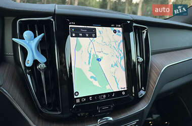 Внедорожник / Кроссовер Volvo XC60 2021 в 