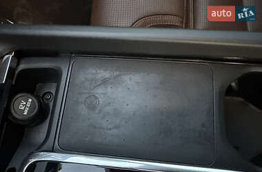 Внедорожник / Кроссовер Volvo XC60 2021 в 