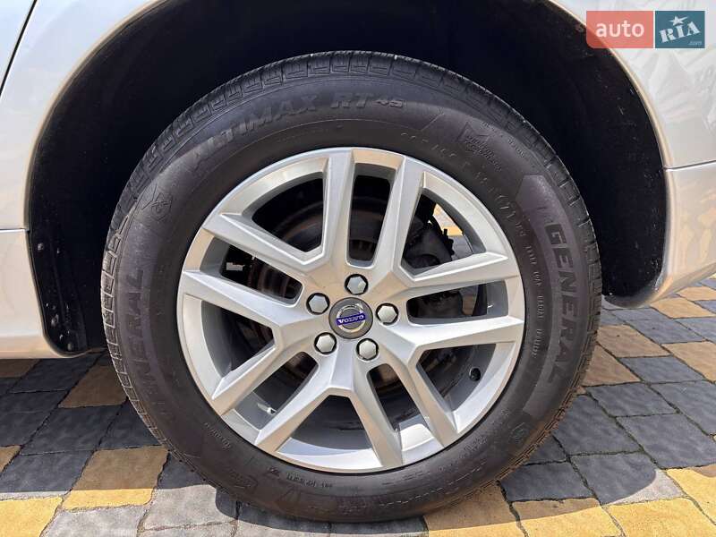Позашляховик / Кросовер Volvo XC60 2017 в Львові